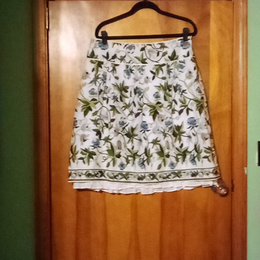 NWOT Ann Taylor lined skirt